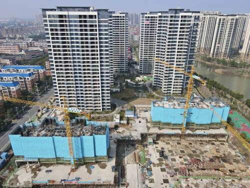 2024年3月2日，为您带来南县湖湘壹品项目的施工进度情况。截至目前，项目一期已成功交付，现房正在热销中！小区的C位7 号栋已推出，主体建筑已建至5层。