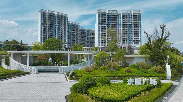 在衡阳楼市的激烈竞争中，多次荣登石鼓区销冠宝座，无论是销售套数还是成交均价都表现卓越，它就是华侨城原岸项目。那么，这个项目究竟为何能持续热销，在众多楼盘中脱颖而出呢？让我们深入探究其背后的原因。
